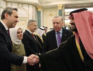 Türkiye signs $2 bln solar energy investment deal with Saudi Arabia