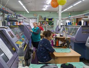 Ukraine businesses struggle amid power cuts