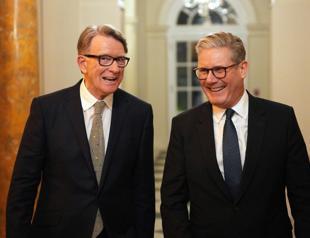 UK PMs top aide quits in scandal over Mandelson links to Epstein