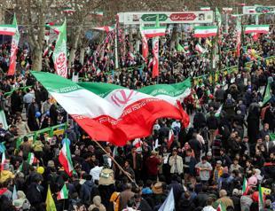 Iran marks revolution anniversary under shadow of US threat