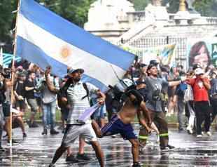 Milei labor law reforms spark clashes in Buenos Aires