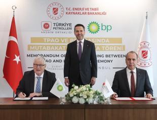 TPAO and BP sign pact on oil, natural gas cooperation