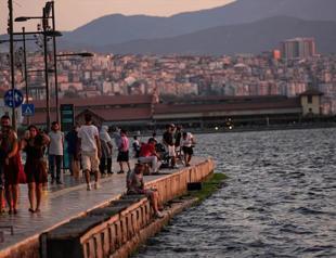 Happiness on rise in Türkiye while economy top worry: TÜİK
