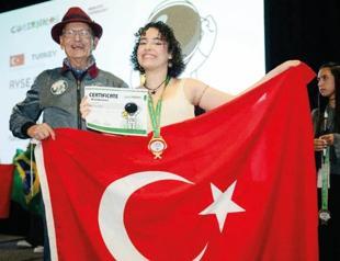 Hatay teen crowned champion in natural sciences at Copernicus Olympiad