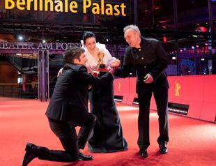 ‘Yellow Letters’ takes top prize at Berlin Film Festival