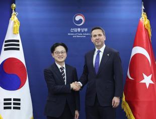 Energy Minister Bayraktar holds talks in South Korea