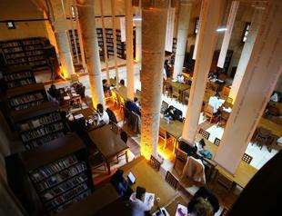 Church-turned-library hosts visitors