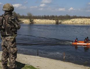 Greece to extend fence along entire Turkish border