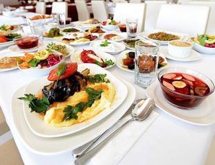 Iftar demand rises as restaurants hold prices steady