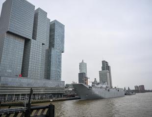 Turkish navy ships draw crowds in Rotterdam
