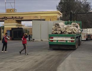 Israel closes all crossings in Palestinian territories following strikes on Iran