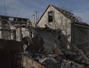 Russian strikes kills one in east Ukraine