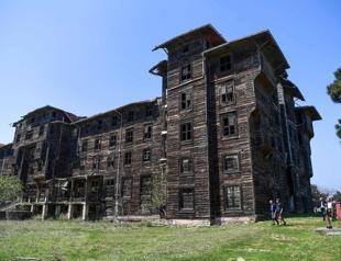 Greek Orthodox Patriarch files lawsuit to block film depicting historic orphanage