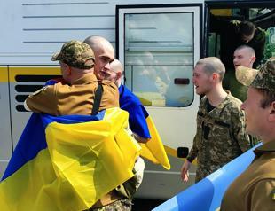Russia, Ukraine exchange 300 POWs each