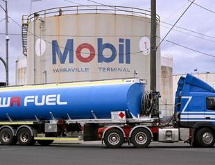 Oil market stays volatile despite stockpile release