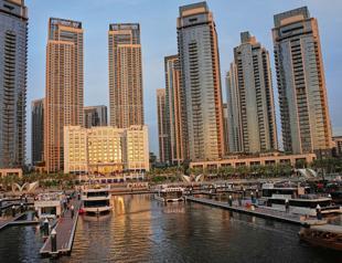 Companies evacuate Dubai financial district after Iran threats
