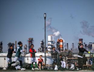 Oil market braces for another volatile week as war rages