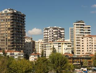 Home prices down 3.9 percent in real terms in February