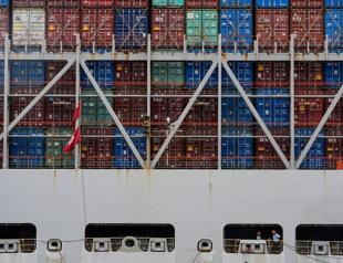 Panama Canal sees traffic boost over Iran war