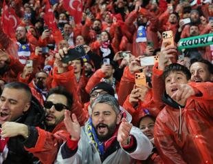 World Cup fever drives Turkish fans toward costly US trips