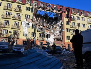 Russian attack kills 3 in Odesa, Ukraine targets Russian oil infrastructure