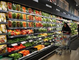 Key fed official sees possible rate hike amid inflation concerns