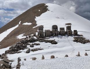 Mount Nemrut welcomes season’s first visitors