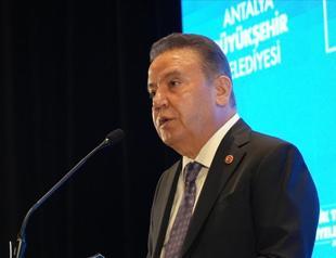 Court orders arrest of suspended Antalya mayor in graft probe