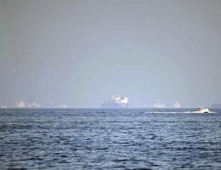 Stranded seafarers report mental breakdown amid Hormuz standoff