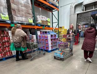 US consumer inflation rises 3.3 percent year-on-year