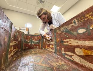 Türkiye begins restoration of wooden sarcophagi, historic textiles