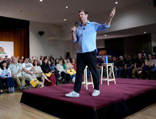 Democrat suspends US governor campaign