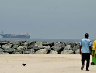 Trump vows US will sink any Iran boats that challenge blockade