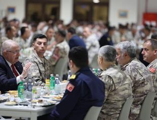 Turkish defense minister in Qatar amid regional crisis