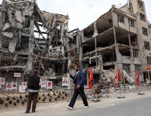 Diplomatic efforts step up to revive US-Iran talks amid port blockade