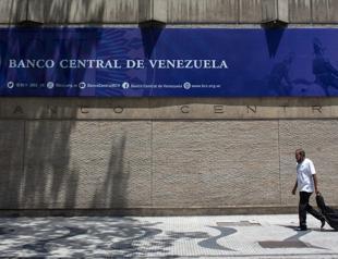 US eases sanctions on Venezuela central bank