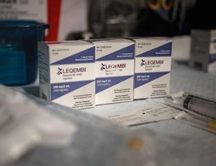 Much-hyped Alzheimers drugs do not help patients, review finds