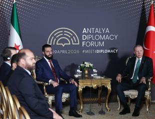 Erdoğan steps up sideline diplomacy at Antalya forum