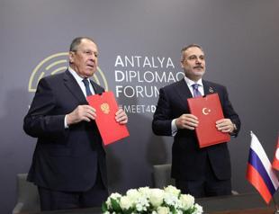 Fidan meets British, Russian counterparts at Antalya Diplomacy Forum