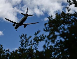 EU weighs US imports, minimum reserves for jet fuel crunch
