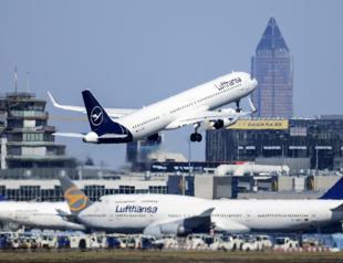 Lufthansa trims summer schedule by 20,000 flights