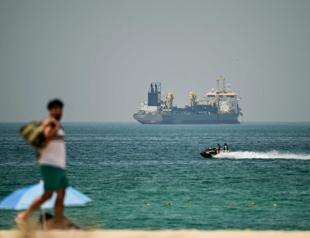 Oil, stocks mixed as traders weigh outlook after Trump extends truce