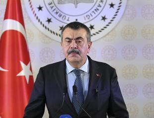 Cyber patrols, AI risk studies planned for schools, minister says