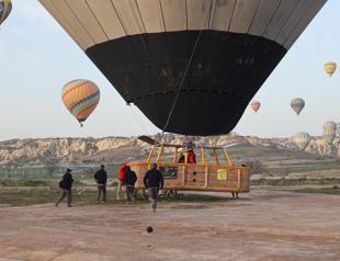 Heroes behind balloon tours: Ground crews