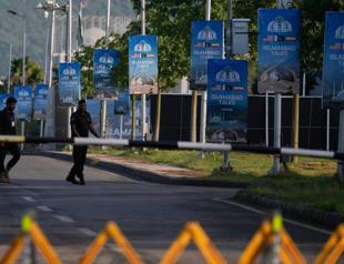 US envoys heading to Pakistan for uncertain Iran talks