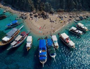 Türkiye’s tourism income, foreign tourist arrivals increase in first quarter