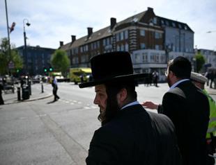 Man charged with attempted murder after stabbing 2 Jewish Londoners