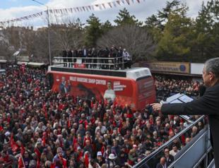 Özel vows end to privileges under CHP rule