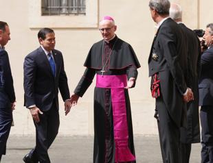 Rubio seeks to ease tensions with US pope