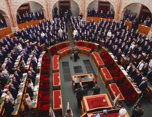 Magyar to become Hungarys regime change PM